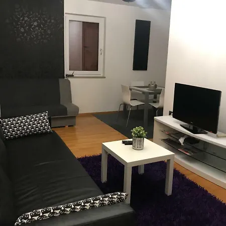 Jure Apartmán *